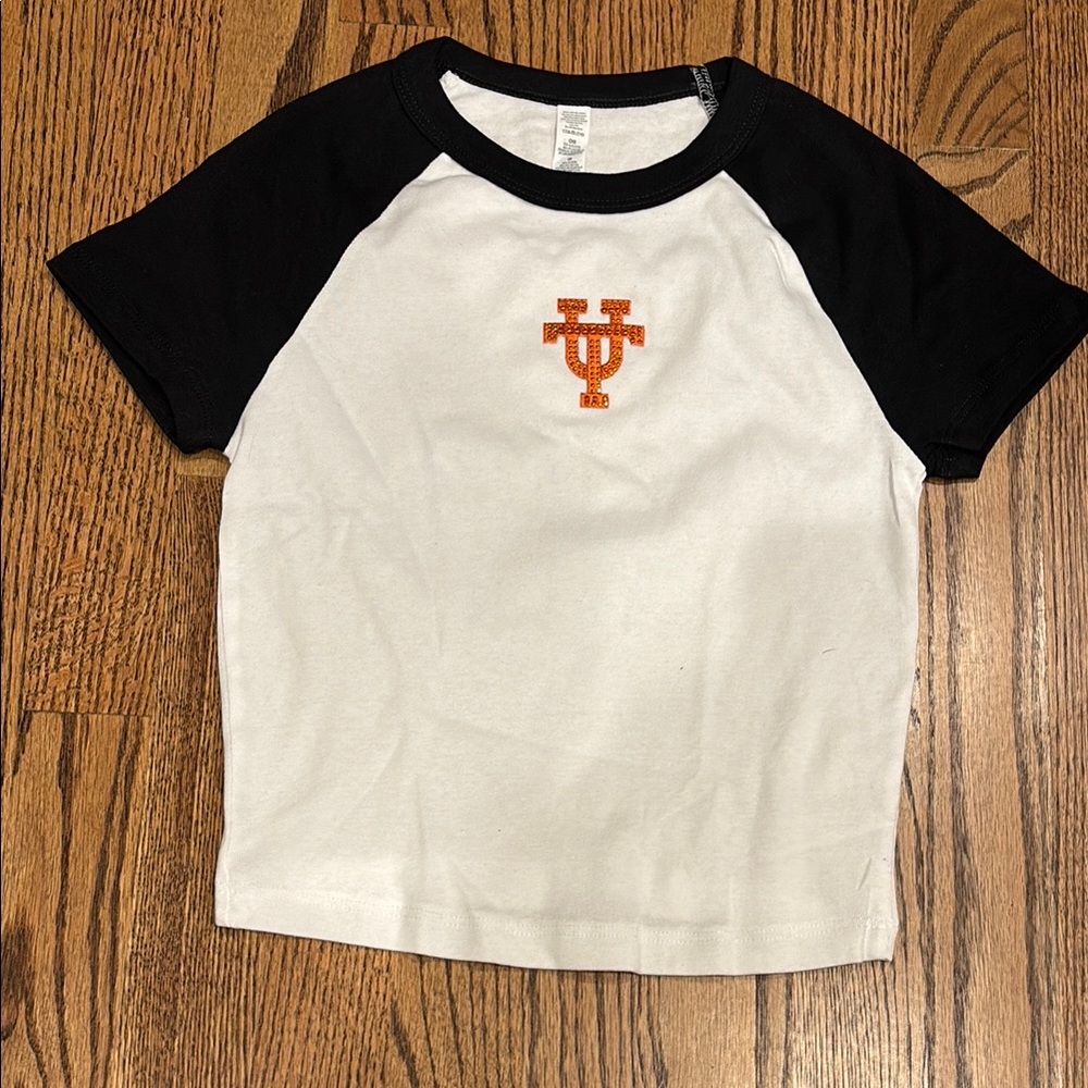 NWOT University of Texas, white & black T-shirt size XS with sparkly orange logo